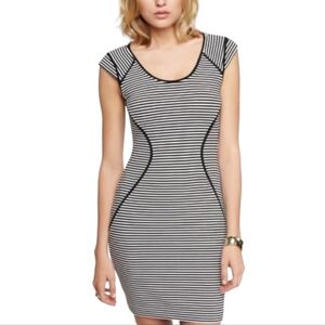 Express Black & White Striped Zipper Detail Bodycon Dress Size 2